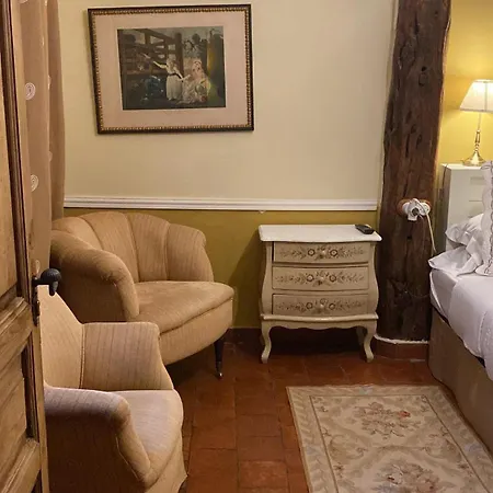 Hotel El Corral De 3*