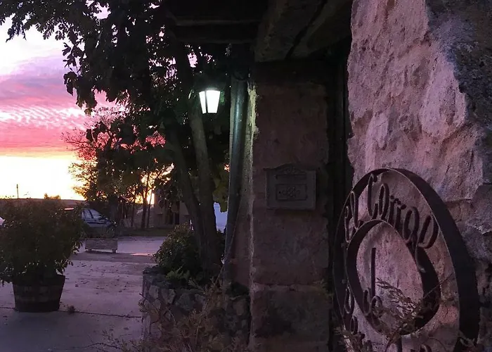 Hotel El Corral De 3*